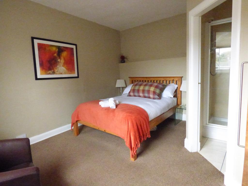 Rooms At Ravenous Beastie South Queensferry Chambre photo
